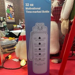 32 oz. Motivational time marked bottle.NIB
